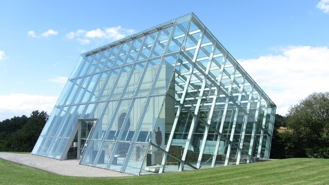 Beschermingsgebouw boven de Romeinse Limespoort bij Dalkingen, nabij Rainau