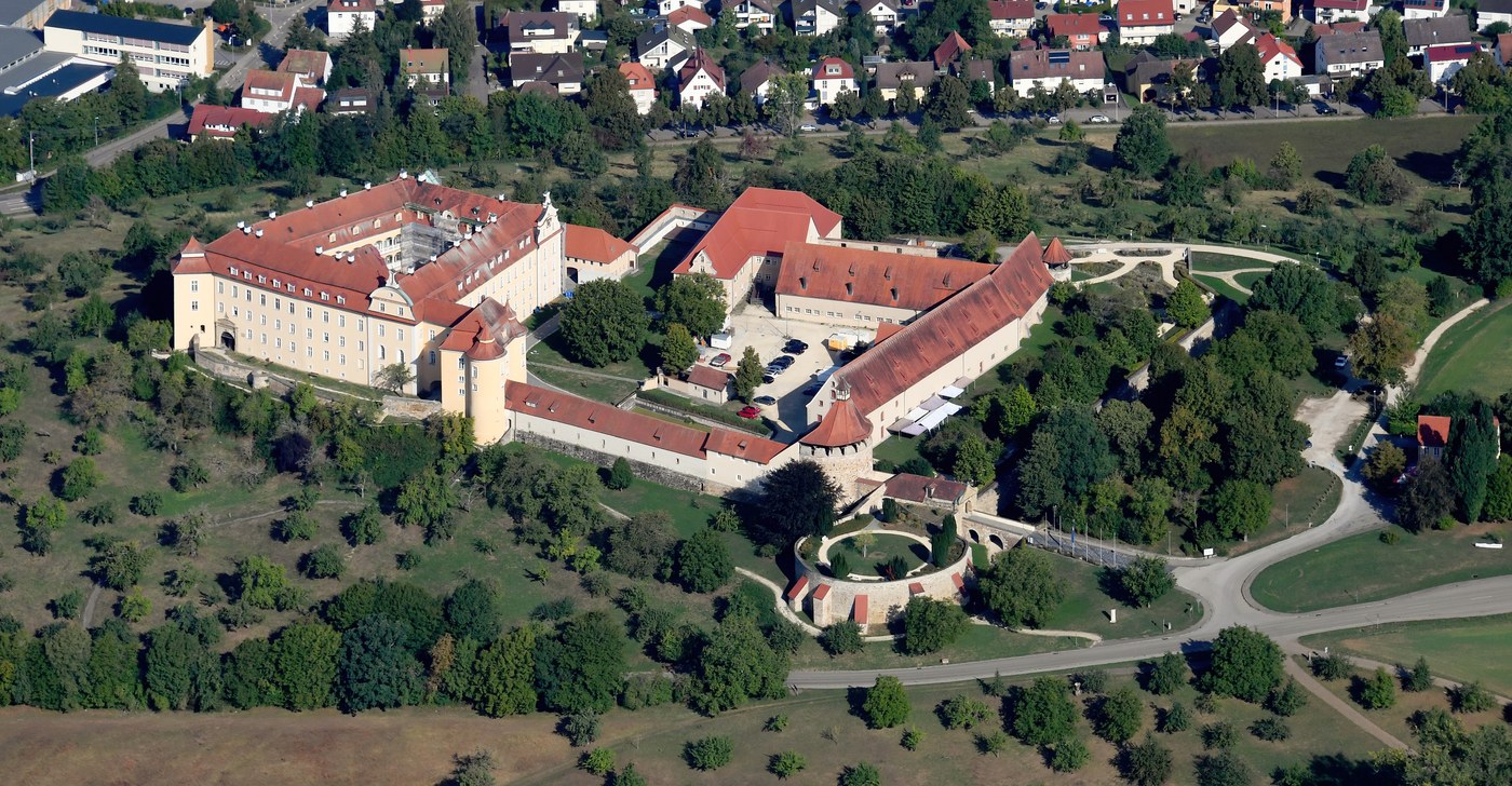 Luchtfoto van Schloss ob Ellwangen